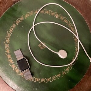 Apple Watch Series 3, magnetic adjustable band and charger